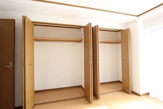 物件内観写真8　(収納豊富です)