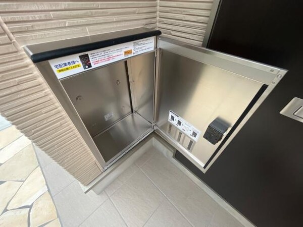 内装他(専用宅配ボックス)