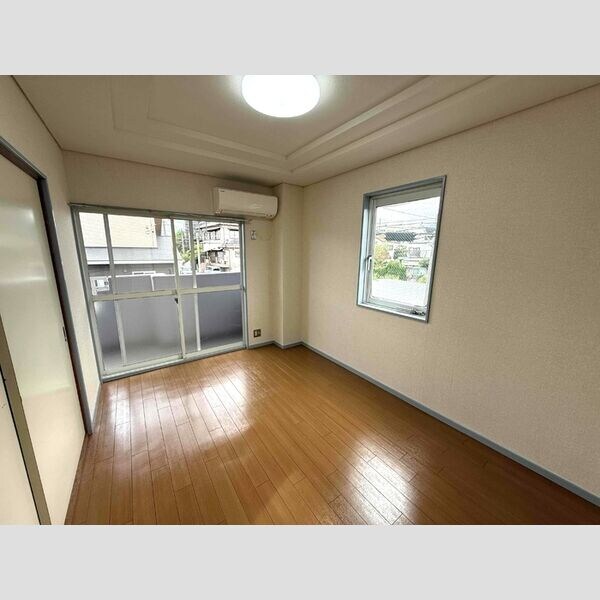 物件内観写真3　(室内写真は別部屋の写真です。)