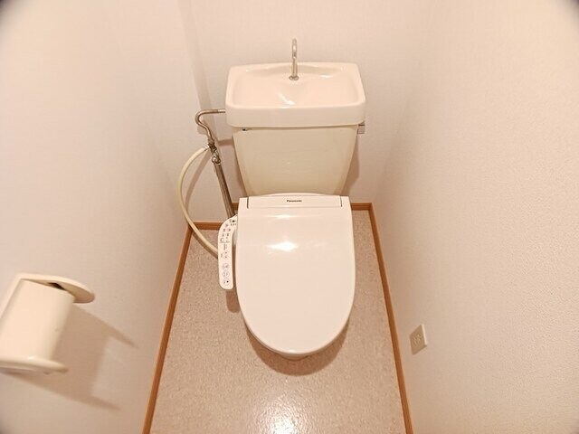 物件内観写真6　(コンパクトで使いやすいトイレです)