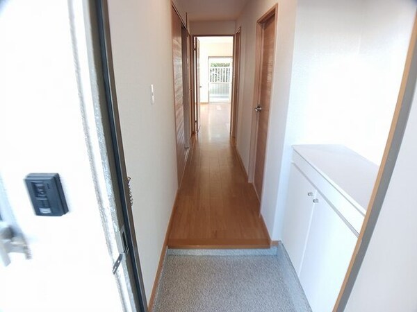 玄関(落ち着いた玄関です)