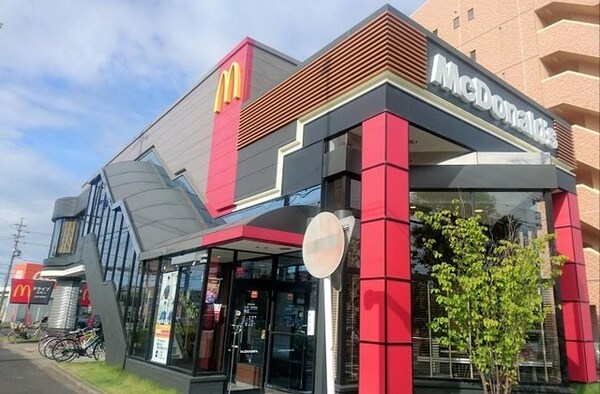 周辺環境(マクドナルド鳴海山下店まで210m)