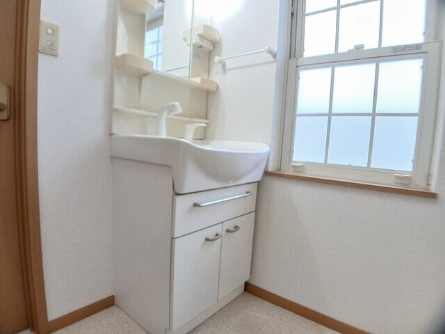 物件内観写真6　(使いやすい洗面所です)