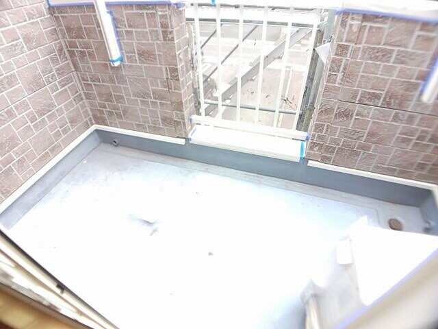 物件内観写真14　(外からの目が気にならないバルコニーで洗濯物が干せます)