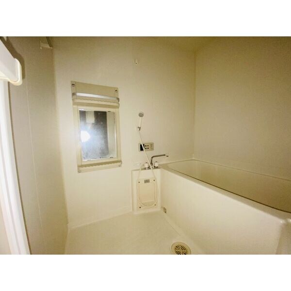 浴室(室内写真は別部屋の写真です。)