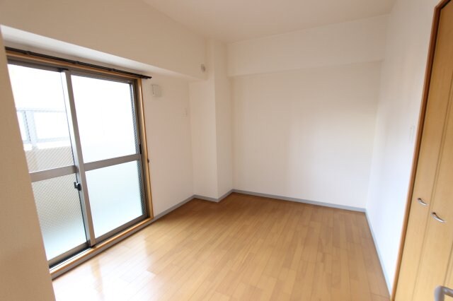 物件内観写真5　(※別部屋のお写真で、現況優先と致します。)