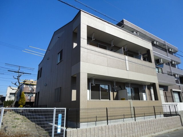 物件外観写真2　(外観写真（昼）)