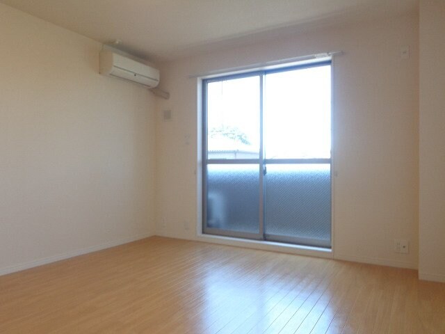 物件内観写真4　(洋室)