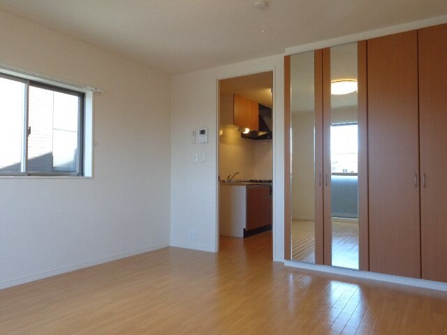 物件内観写真8　(洋室)