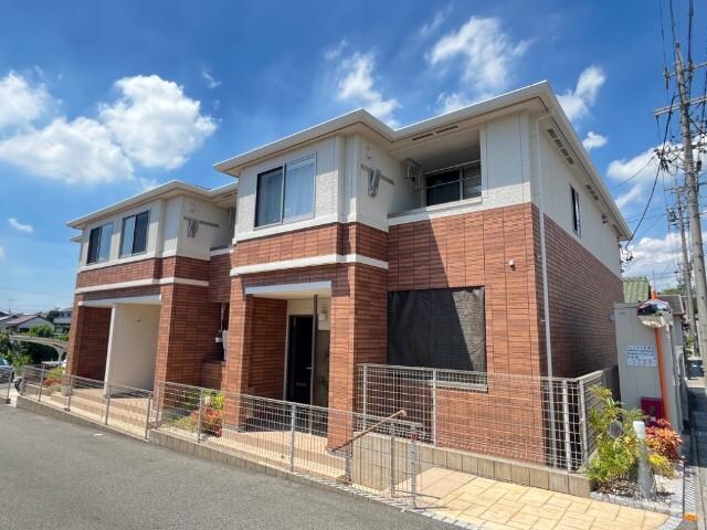 物件外観写真1　(外観写真（昼）)