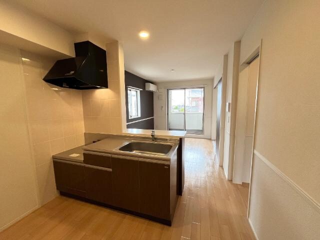 物件内観写真4　(リビング)