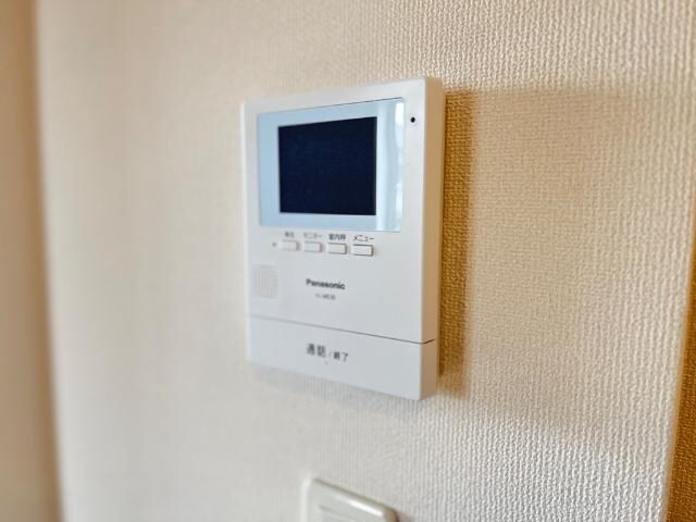 物件内観写真11　(カメラ付インターホン)