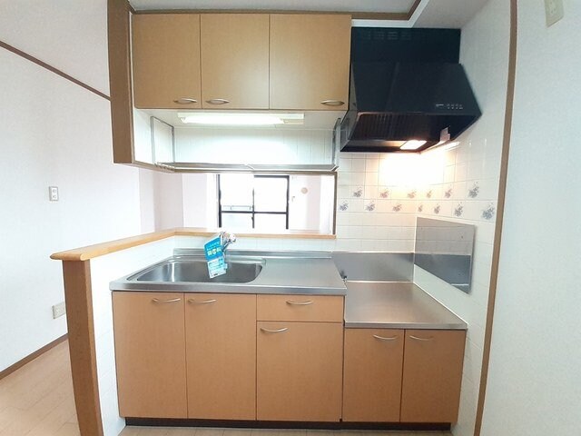 物件内観写真3　(キッチンでお料理をお楽しみください)