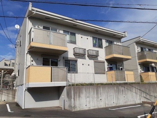 物件外観写真1　(建物外観を気になさる方へ、見た目の良い物件です)