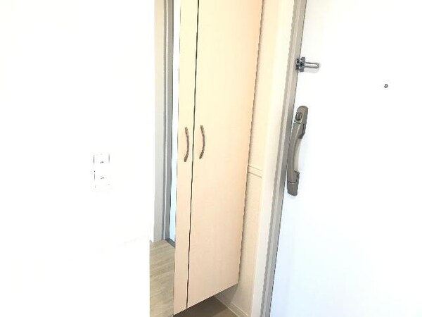 玄関(靴箱)