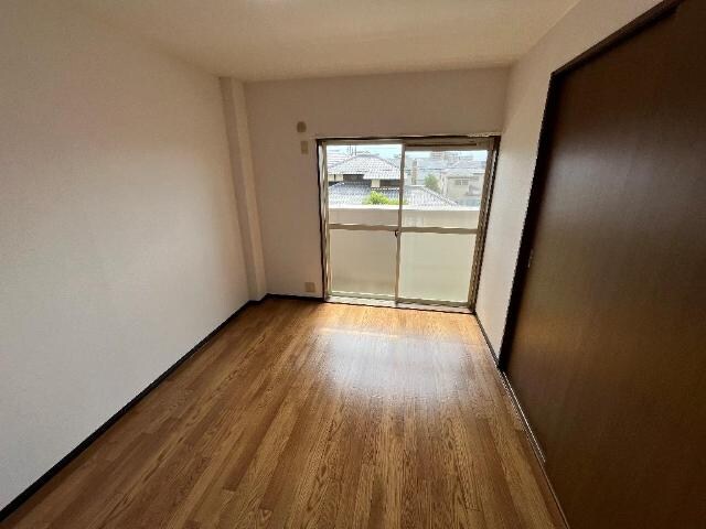 物件内観写真12　(南洋室)