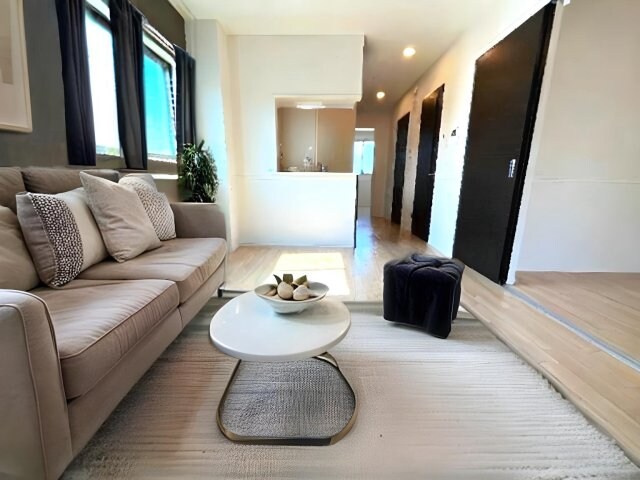 物件内観写真3　(写真・家具はイメージです。家具付きではありません。(T-Ho)