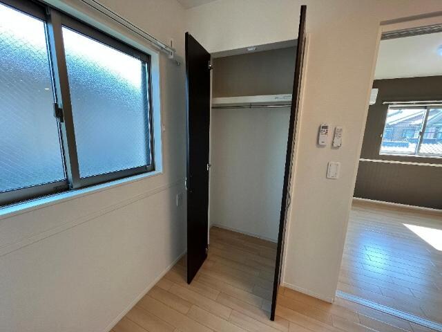 物件内観写真8　(クローゼット)
