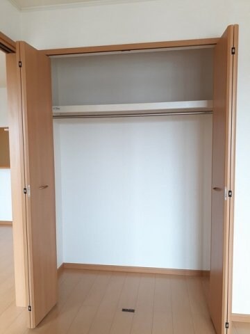 物件内観写真10　(大きなスペースがあり、収納には困りません)