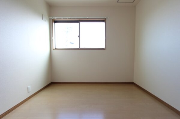 洋室(※別部屋のお写真で、現況優先と致します。)