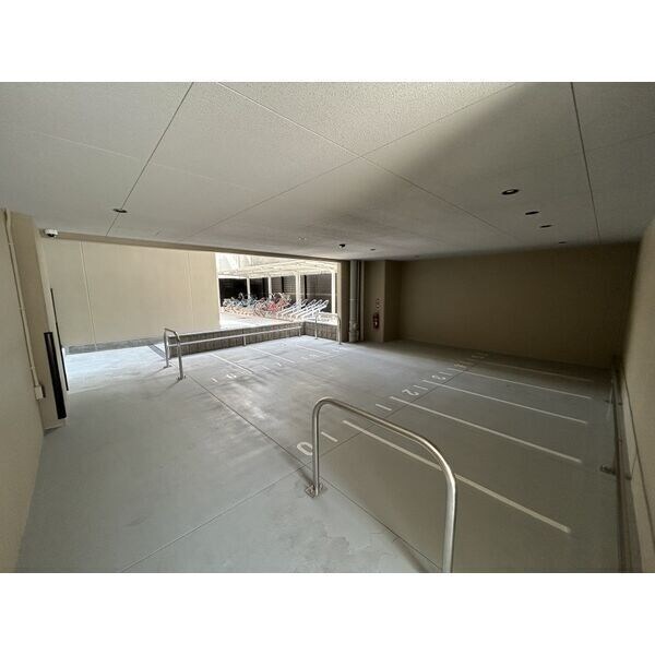 建物設備(オートバイ駐輪場)