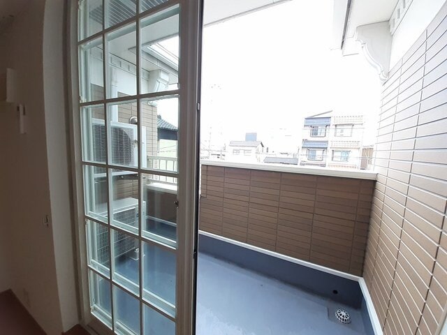 物件内観写真13　(バルコニーがあります)