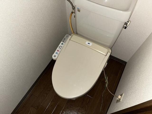 物件内観写真15　(シャワー付トイレ)