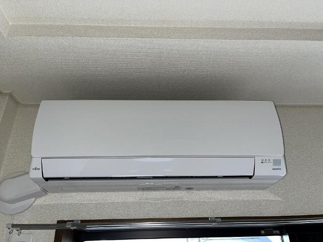 物件内観写真17　(リビングエアコン)