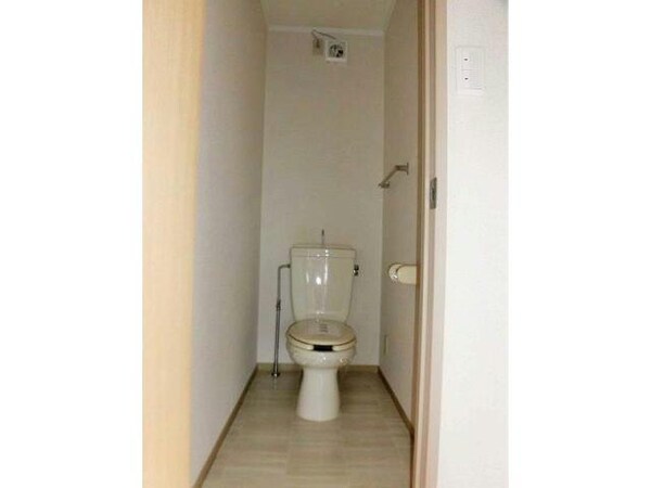 トイレ(室内写真は別部屋の写真です。)