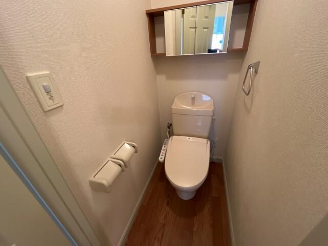 物件内観写真19　(シャワー付トイレ)