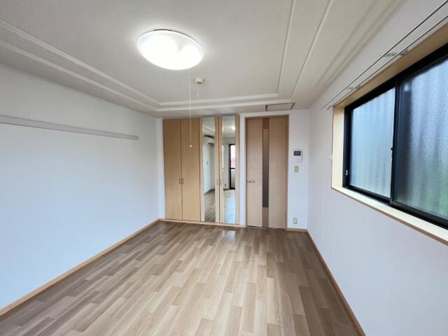 物件内観写真3　(室内)