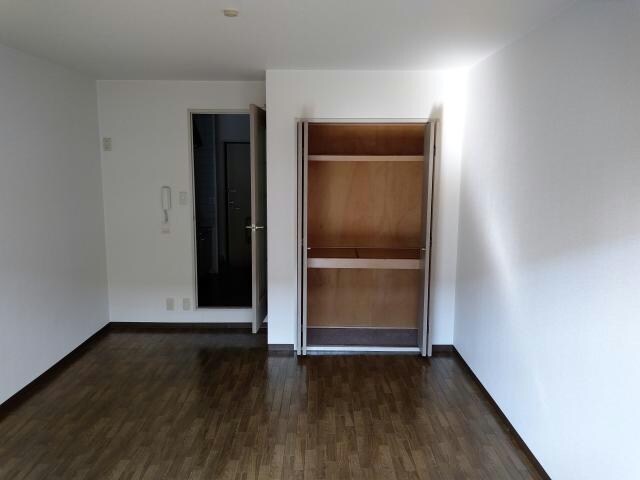 物件内観写真4　(室内写真は別部屋の写真です。)