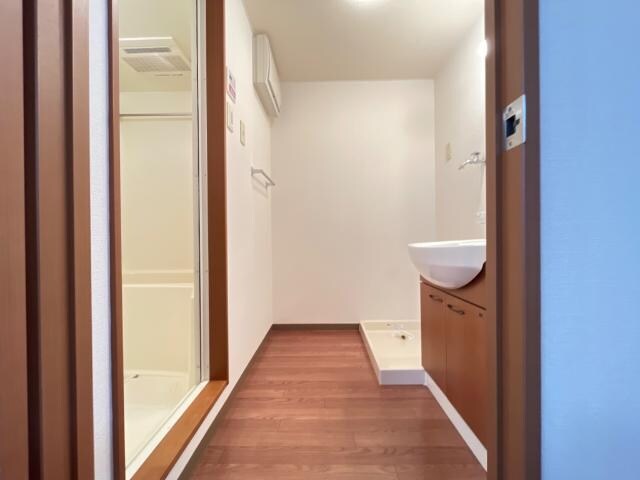 物件内観写真12　(脱衣所)