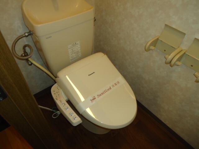 物件内観写真17　(シャワー付トイレ)