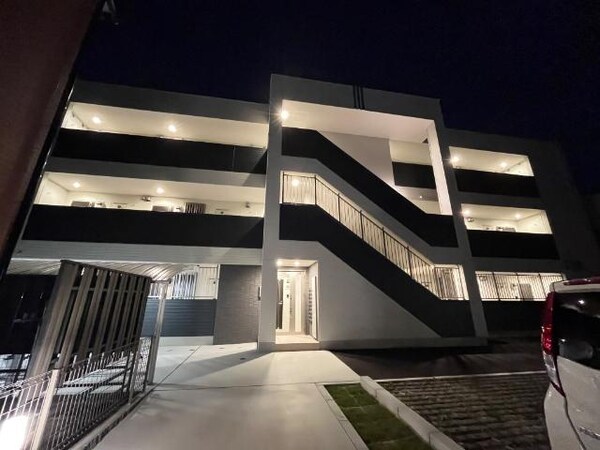 その他(外観写真（夜）)