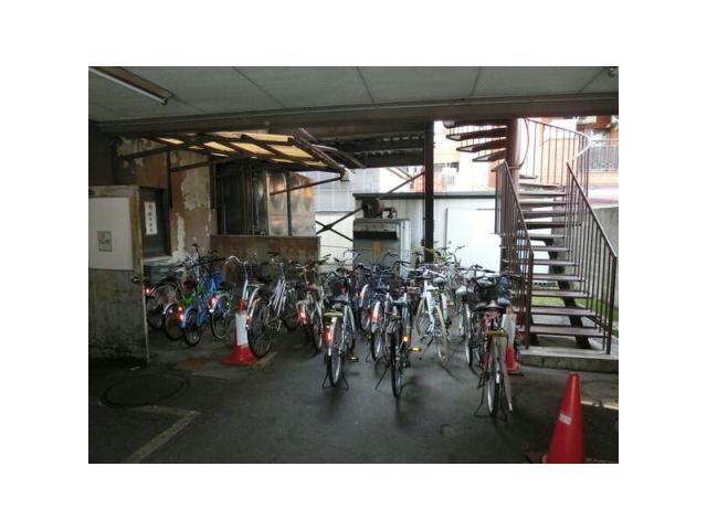 物件内観写真5　(駐輪場)