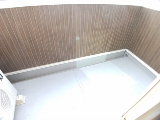 物件内観写真13　(広々としたバルコニーです)