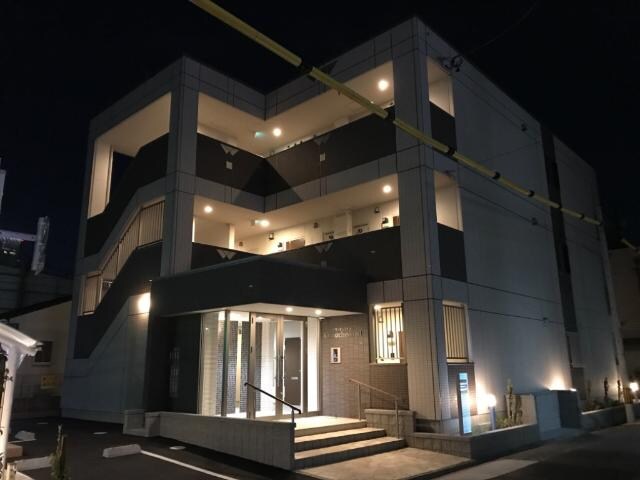 物件外観写真2　(外観写真（夜）)