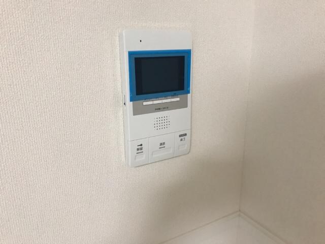 物件内観写真13　(カメラ付インターホン)