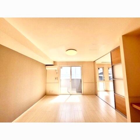 物件内観写真3　(室内写真は別部屋の写真です。)