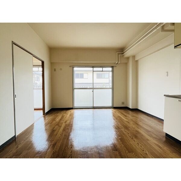 物件内観写真5　(室内写真は別部屋の写真です。)