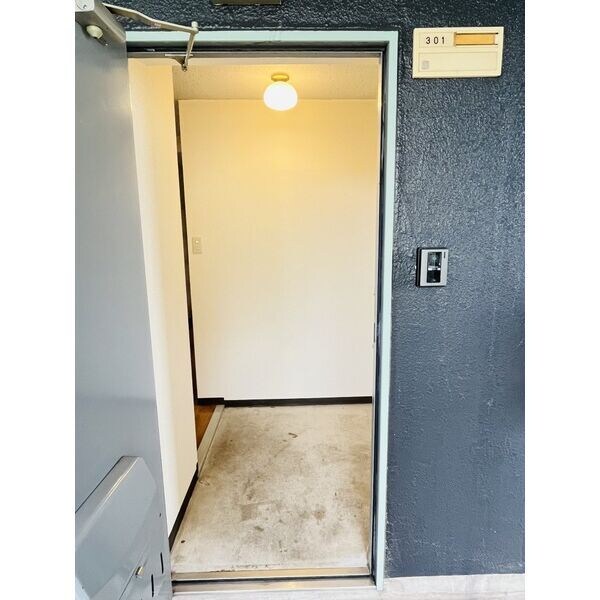 物件内観写真11　(室内写真は別部屋の写真です。)