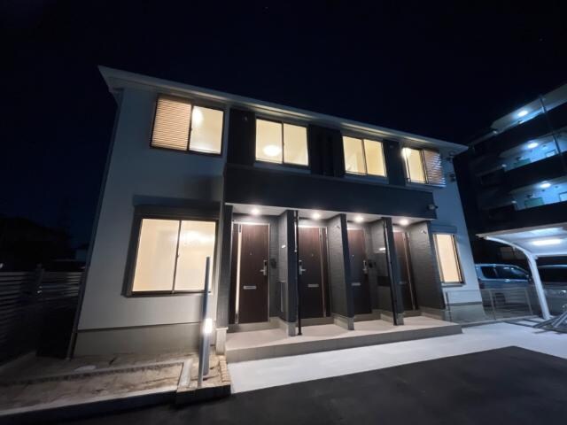 物件外観写真3　(外観写真（夜）)