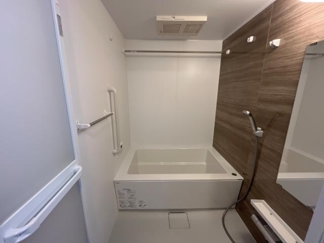 物件内観写真10　(ユニットバス)