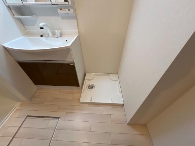 物件内観写真12　(洗濯機置場)