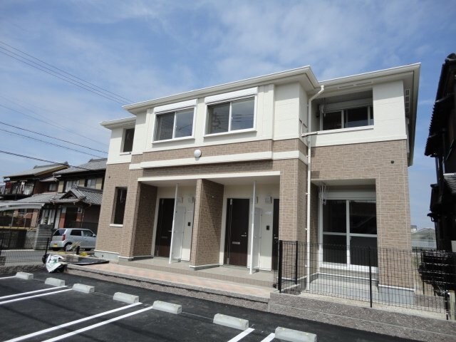 物件外観写真2　(外観写真（昼）)