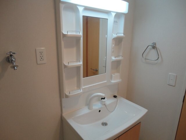 物件内観写真17　(洗髪洗面化粧台)
