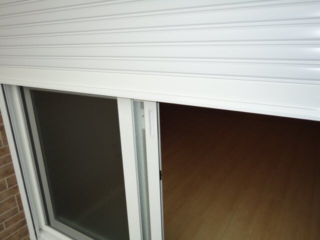 物件内観写真23　(防犯シャッター)