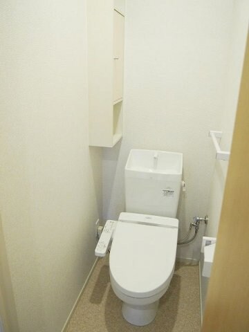 物件内観写真12　(清潔感のあるトイレです)