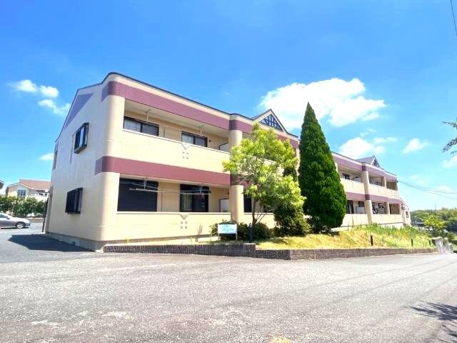 物件外観写真1　(外観写真（昼）)